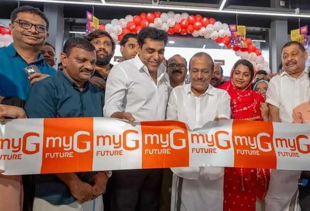 മലപ്പുറം ജില്ലയിലെ കൊണ്ടോട്ടിയില്‍ പുതിയ വലിയ മൈജി ഫ്യൂച്ചർ ഷോറൂമിന്‍റെ ഉദ്ഘാടനം എംഎല്‍എ പി. കെ. കുഞ്ഞാലിക്കുട്ടി നിർവഹിച്ചു.