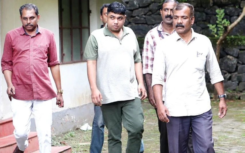 കോട്ടയം നഗരസഭയിൽ നിന്ന് 2.4 കോടി രൂപ തട്ടിയെടുത്ത ജീവനക്കാരൻ അറസ്റ്റിൽ
