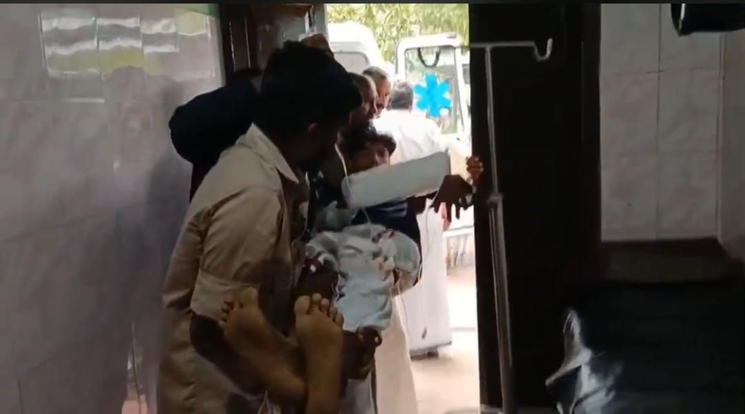 വിദ്യാർത്ഥികൾ സഞ്ചരിച്ചിരുന്ന ഓട്ടോ മറിഞ്ഞ് രണ്ട് പേർക്ക് പരുക്ക്