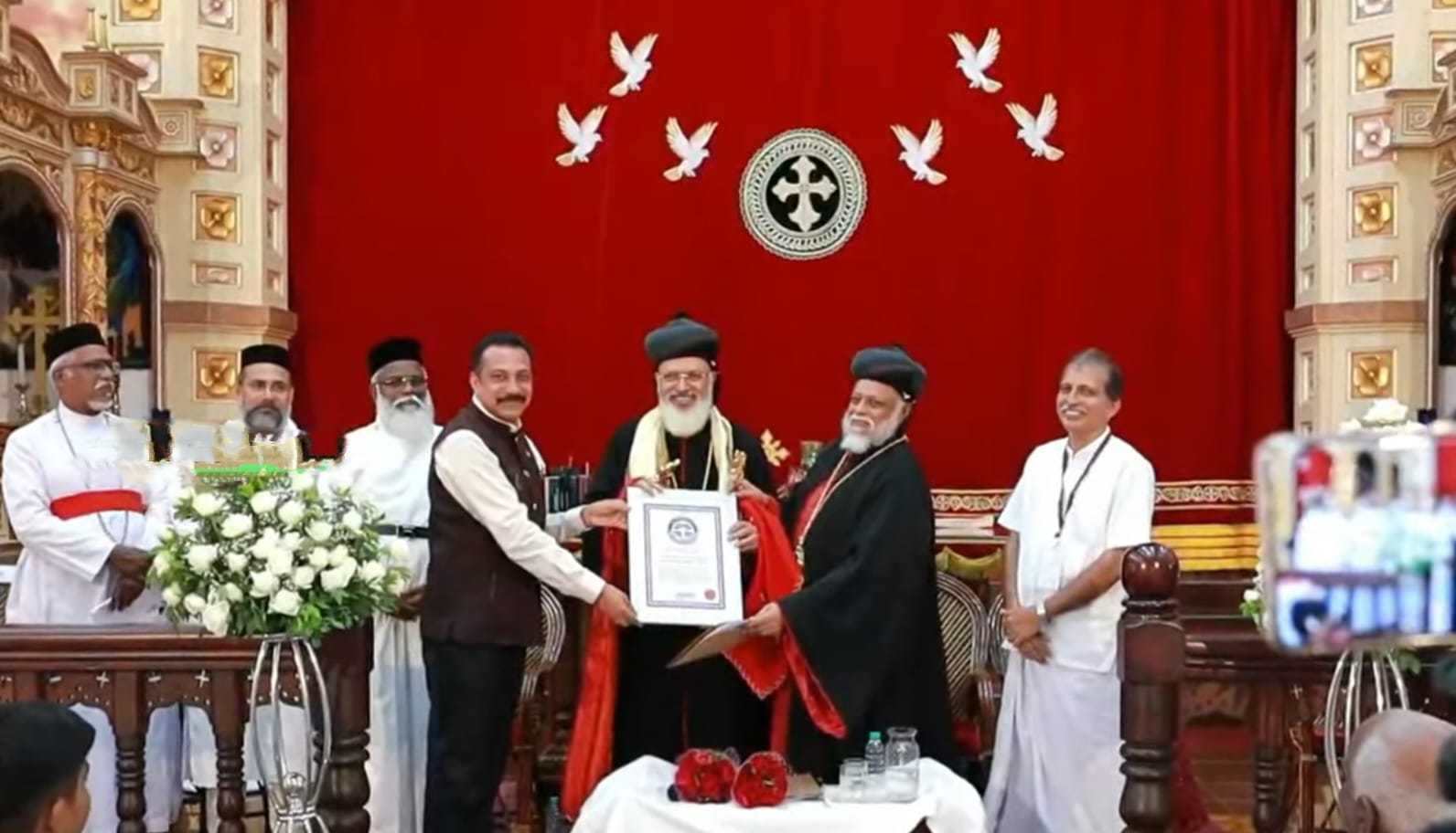 ലോക റിക്കാർഡ് സമ്മാനിച്ചു