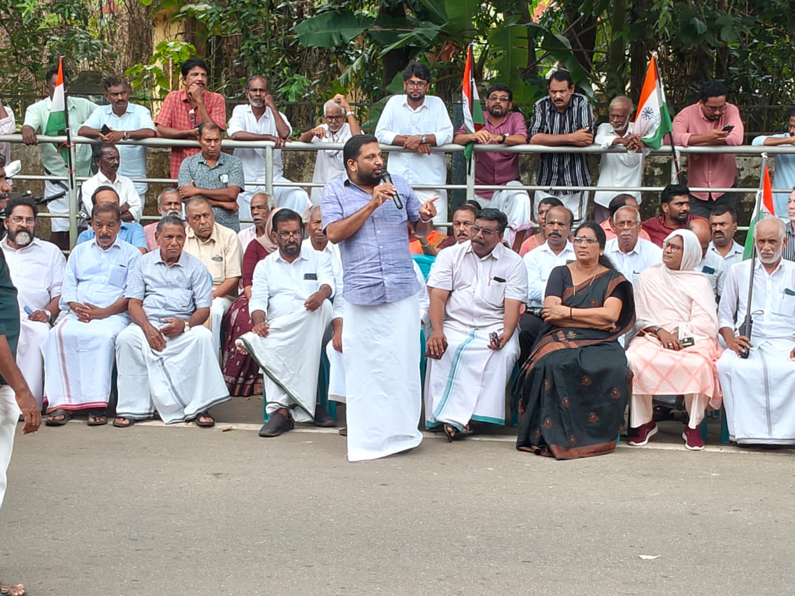 സുജിത്തിനെ മർദ്ദിച്ച പോലീസുകാരെ പിരിച്ചുവിടണം.