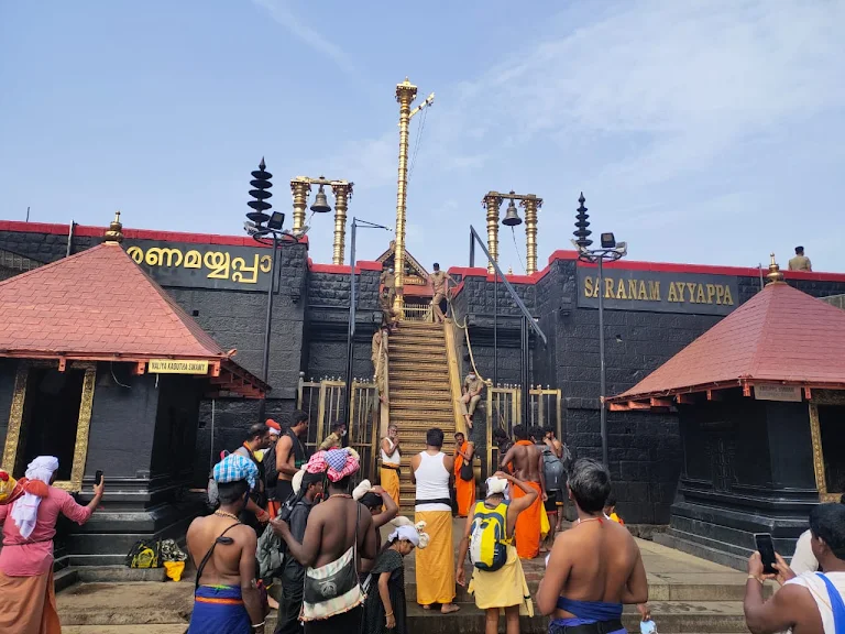 ശബരിമലയിൽ സ്വർണം പൂശിയ പാളികൾ ഒക്ടോബർ 17ന് പുനസ്ഥാപിക്കും