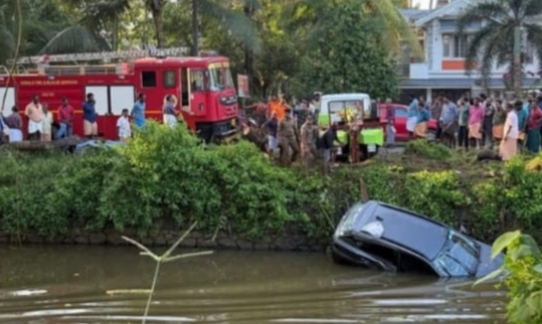 വൈക്കം തോട്ടുവക്കത്ത് കാർ കെ.വി. കനാലിൽ വീണ് ഡോക്ടർ മരിച്ചു