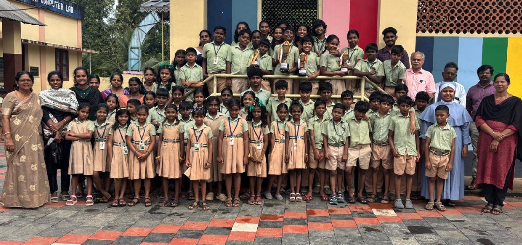 സെന്റ് ലൂയീസിലെ വിദ്യാർത്ഥികൾക്കും അധ്യാപകർക്കും ആദരവ്