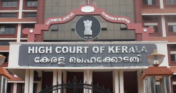 പഞ്ചായത്തുകളിലെ ബൂത്തുകളിൽ വോട്ടർമാരുടെ എണ്ണം 1300 ആക്കുന്നത് പ്രായോഗികമല്ല എന്ന് ഹൈക്കോടതി