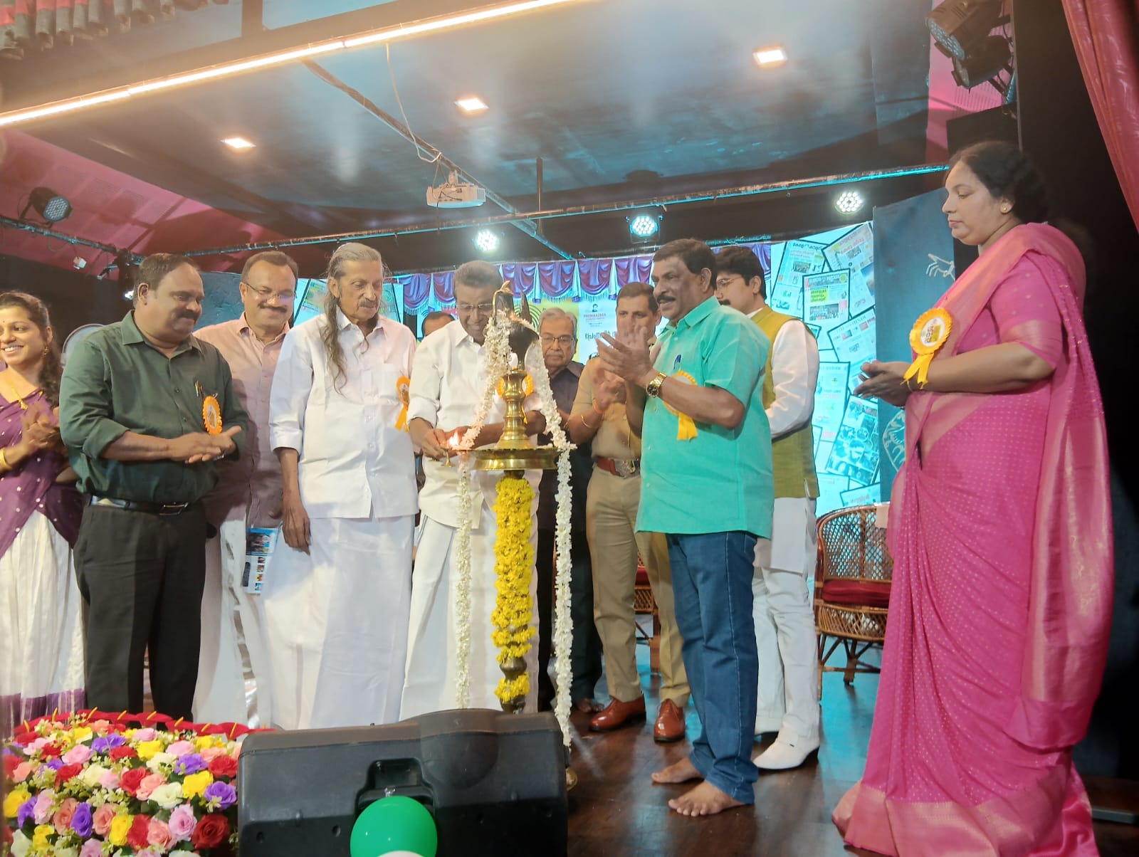 തിരുവനന്തപുരം : പ്രേംനസീർ സുഹൃത് സമിതി -അരിക്കൽ ആയുർവേദ ആശുപത്രി 8ആമത് പത്ര-ദൃശ്യമാധ്യമ പുരസ്‌കാര സമർപ്പണം നടന്നു.