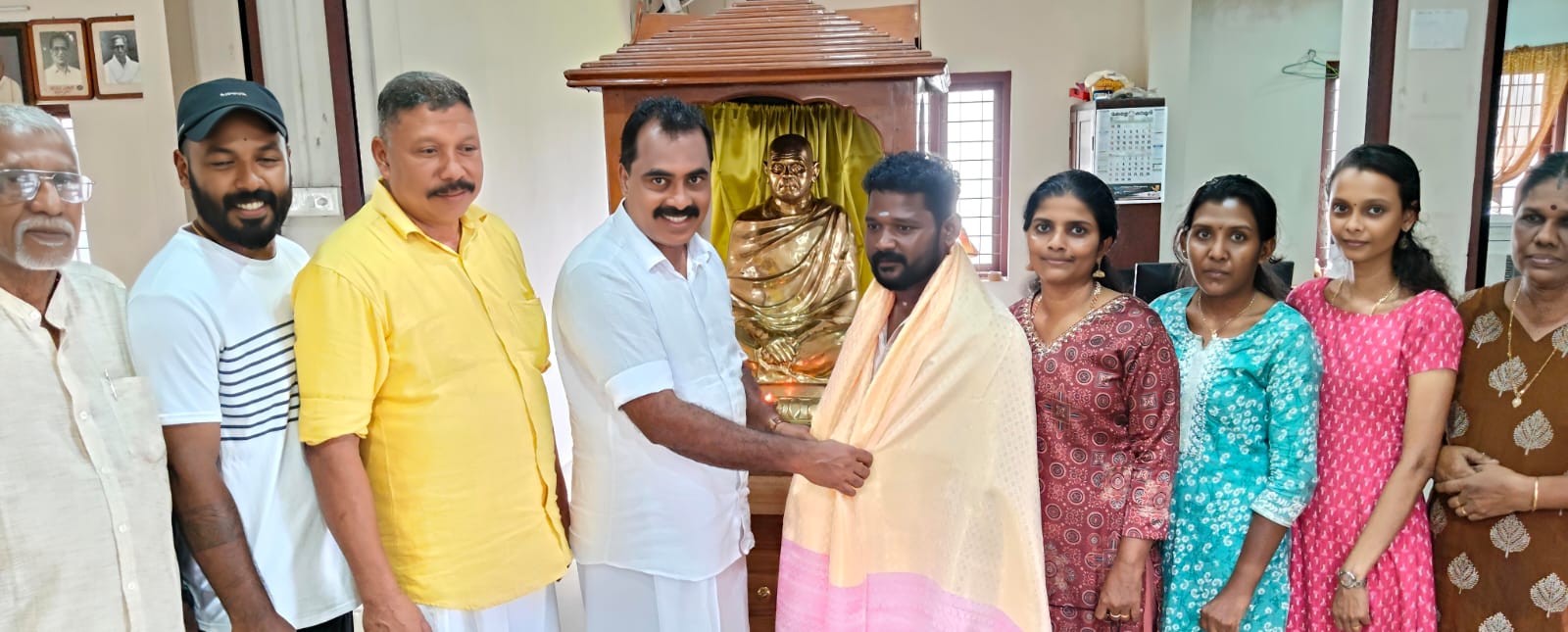 പണമടങ്ങിയ ബാഗ് തിരിച്ചേൽപ്പിച്ച ഡ്രൈവറെ കണ്ടെത്തി എസ്.എൻ.ഡി.പി യൂണിയൻ