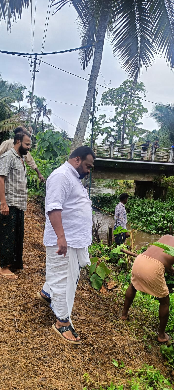 ജനകീയ കൂട്ടായ്മയിൽ പുല്ലാന്തിയാറിന് പുതുജീവൻ.