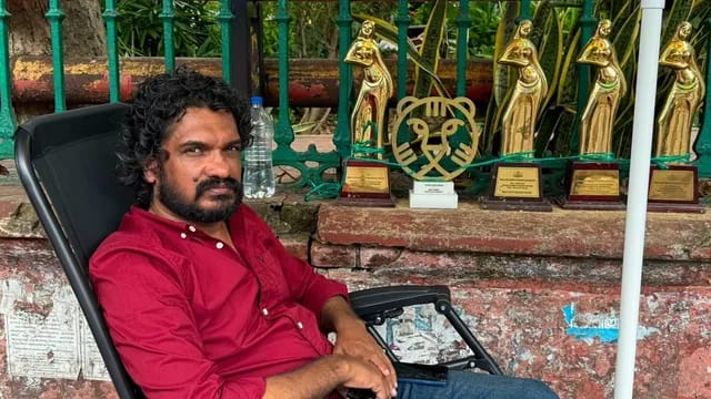 സംവിധായകൻ സനൽകുമാർ ശശിധരനെതിരെ മാനനഷ്ടക്കേസുമായി മഞ്ജു വാര്യർ